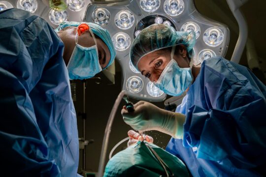 Rinoplastia ultrasónica vs. tradicional