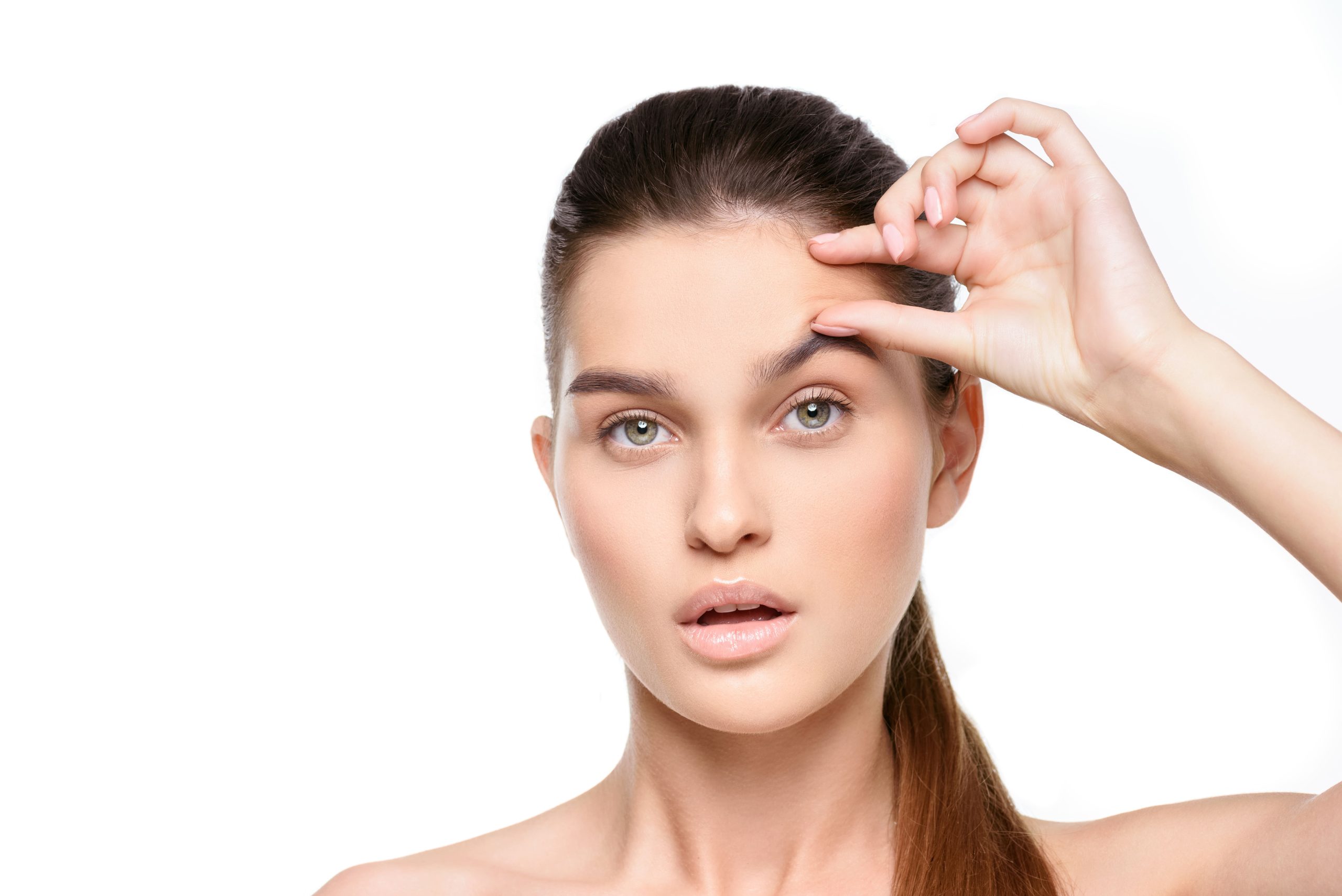 ¿Qué es la frontoplastia mini-invasiva y cómo puede rejuvenecer tu rostro?